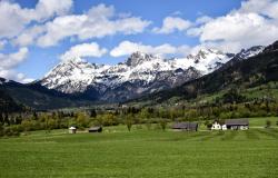 ‘Vaccine populism’ and migrant assistance: On the contingency of mutual aid in Italy's Alpine region