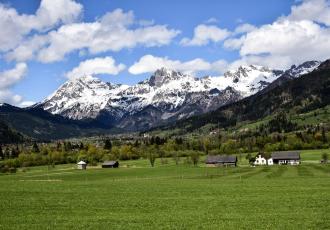 ‘Vaccine populism’ and migrant assistance: On the contingency of mutual aid in Italy's Alpine region